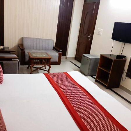 Hotel Home Stay Dwarka デリー エクステリア 写真