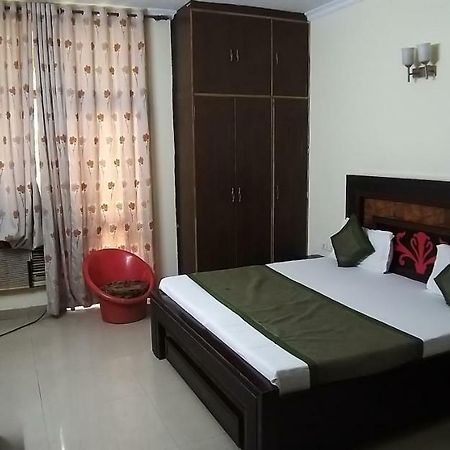Hotel Home Stay Dwarka デリー エクステリア 写真