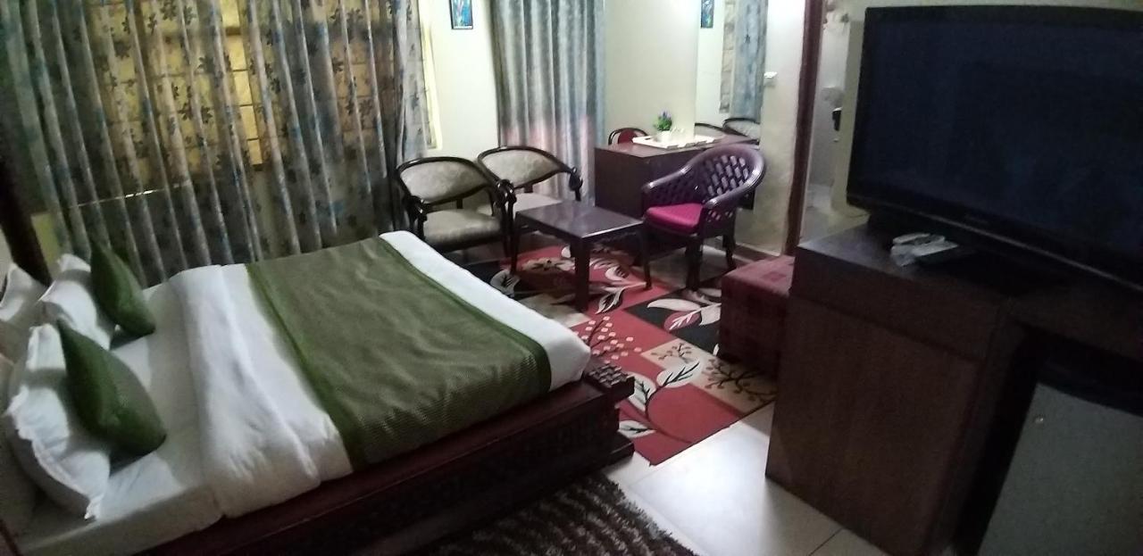 Hotel Home Stay Dwarka デリー エクステリア 写真