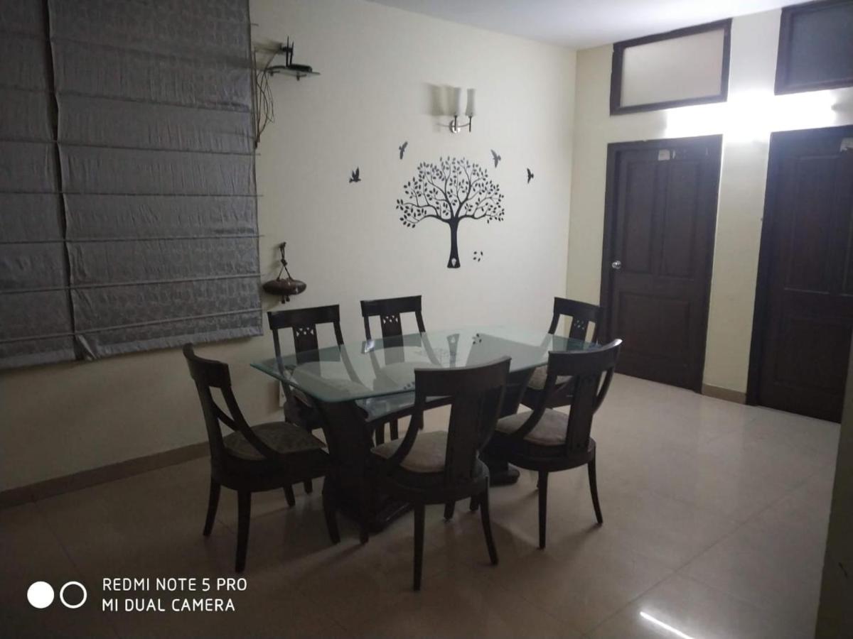 Hotel Home Stay Dwarka デリー エクステリア 写真