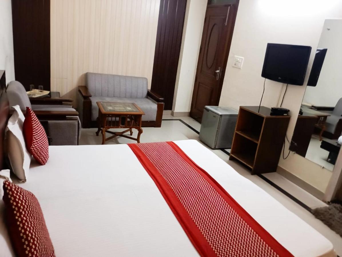 Hotel Home Stay Dwarka デリー エクステリア 写真