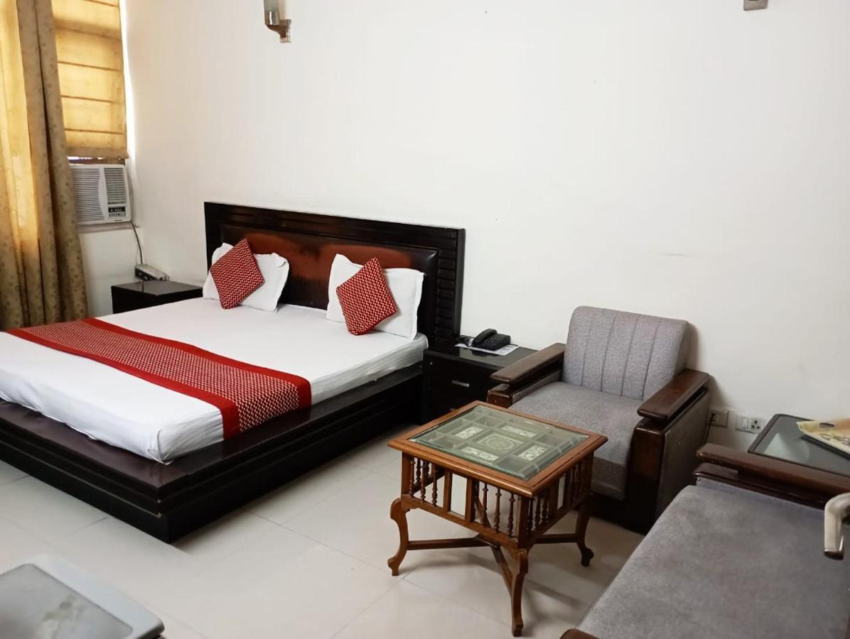 Hotel Home Stay Dwarka デリー エクステリア 写真