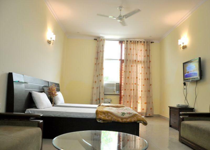Hotel Home Stay Dwarka デリー エクステリア 写真