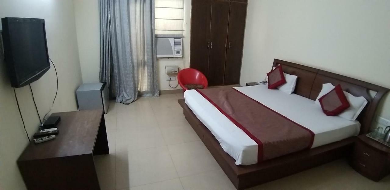 Hotel Home Stay Dwarka デリー エクステリア 写真